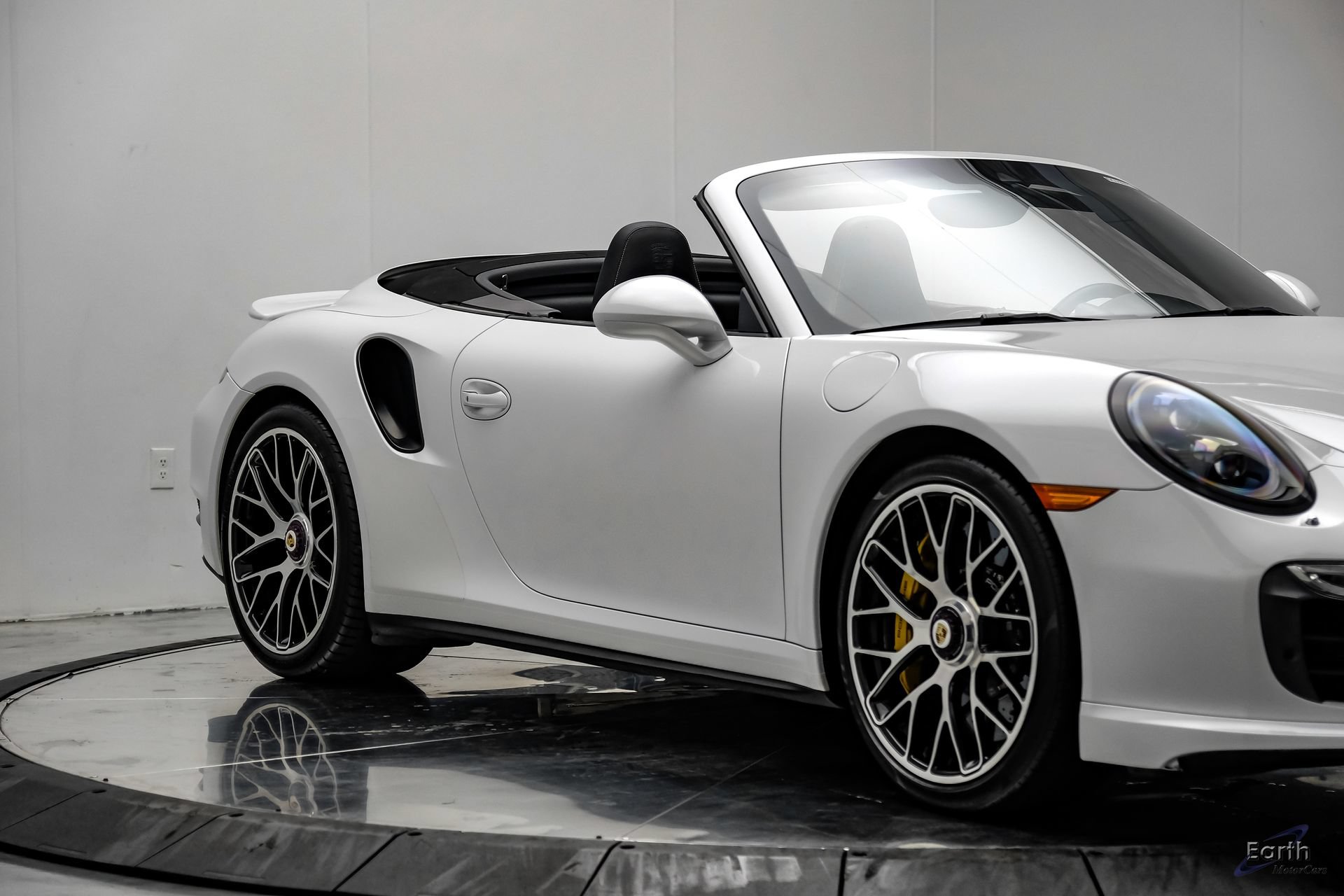 Used 2016 Porsche 911 Turbo S AWD/4WD image 31