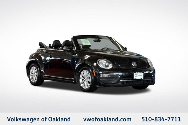 Used 2018 Volkswagen Beetle 2.0T S FWD image 1