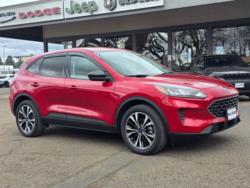 Used 2022 Ford Escape SE w/ SE Sport Appearance Package image 27