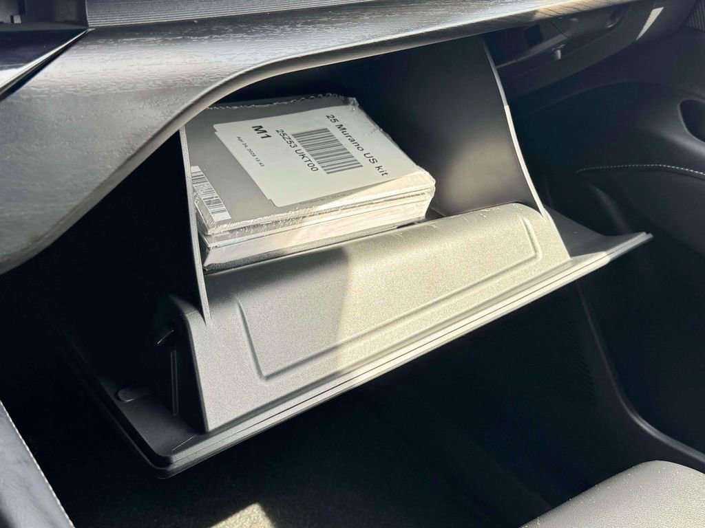 Certified 2025 Nissan Murano SV AWD/4WD image 31
