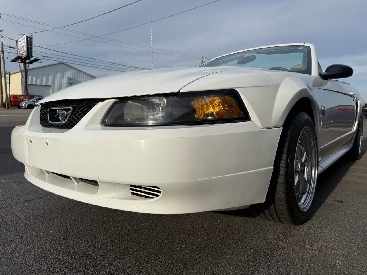 Used 2004 Ford Mustang Deluxe Convertible image 25