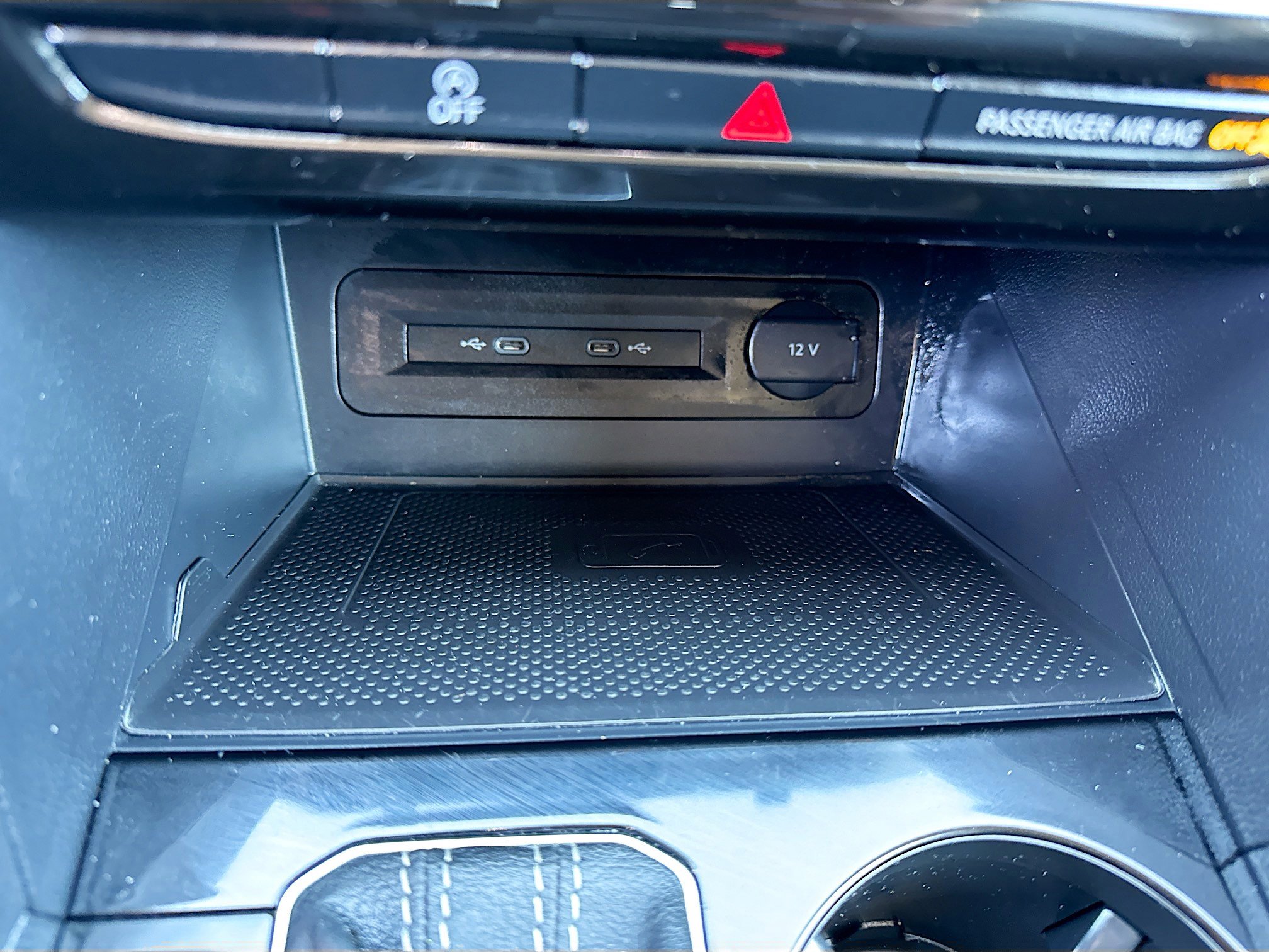 Used 2023 Volkswagen Atlas SE w/ Black Wheel Package image 30