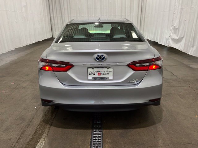 Used 2021 Toyota Camry LE FWD image 5