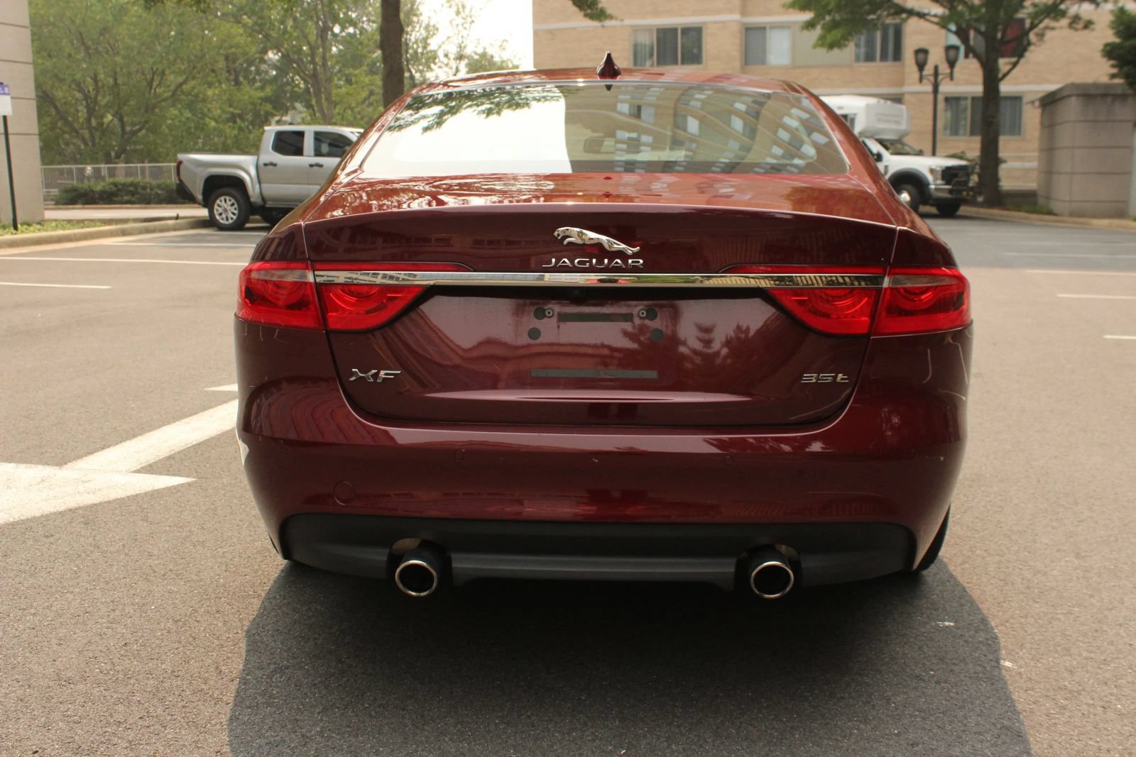 Used 2017 Jaguar XF Premium RWD image 8