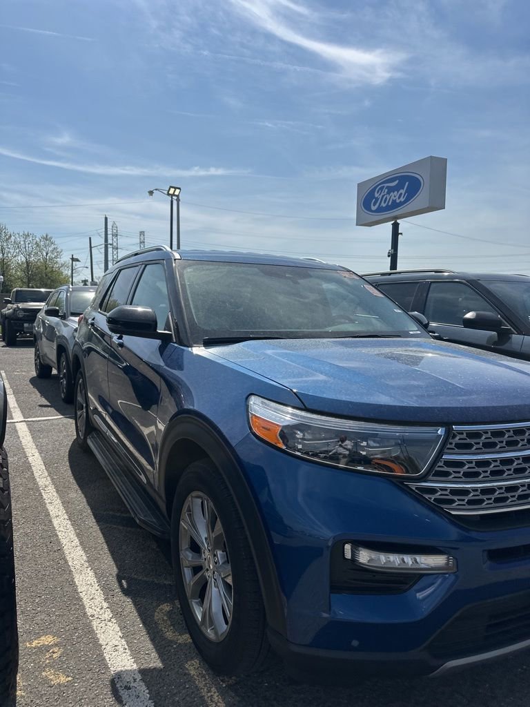 Used 2023 Ford Explorer Limited w/ Equipment Group 301A image 7