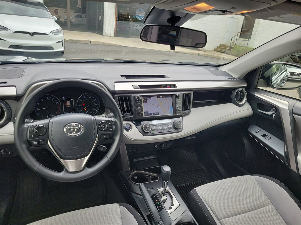 Used 2018 Toyota RAV4 XLE image 40