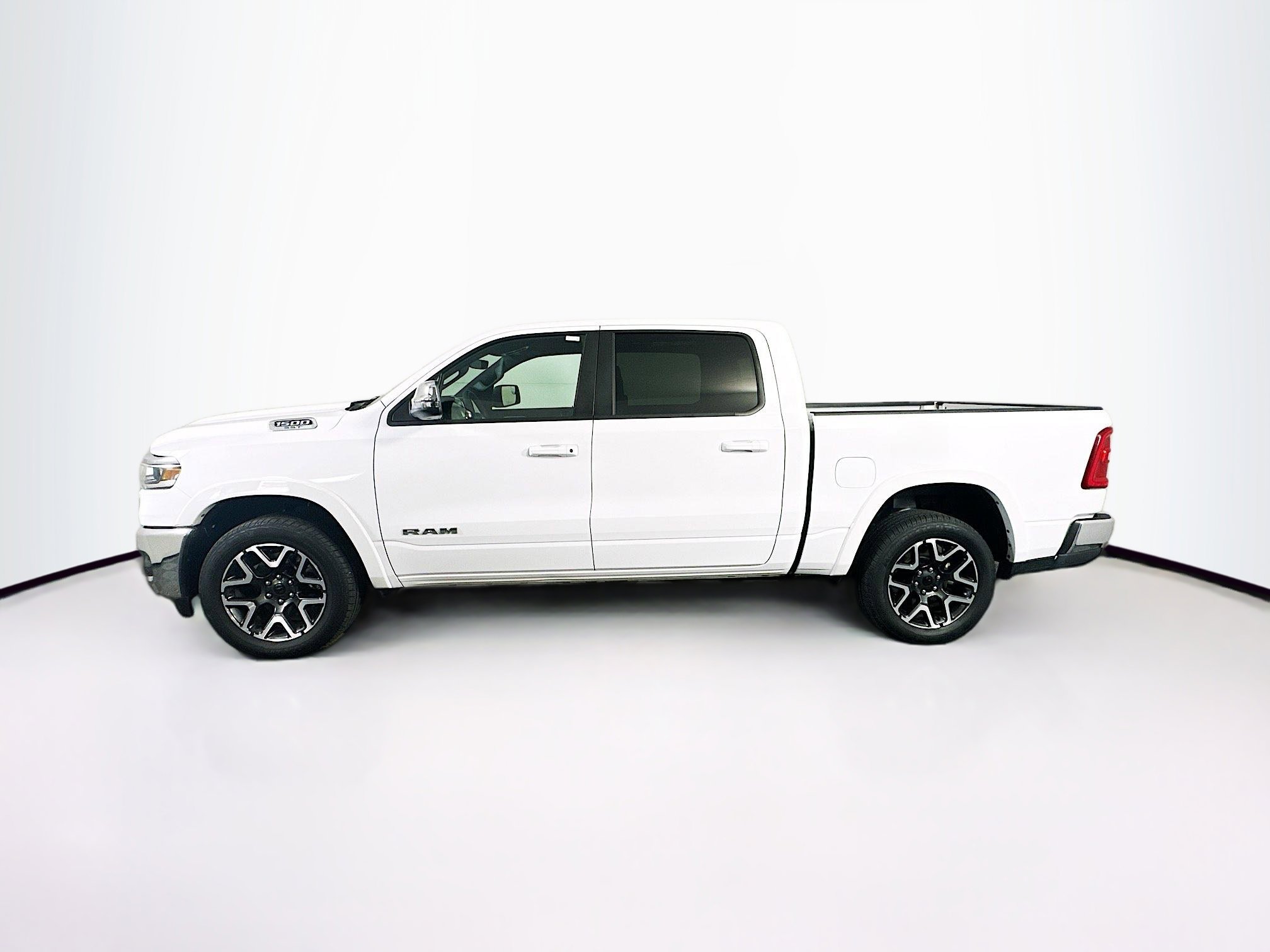 Used 2025 RAM 1500 Laramie image 4