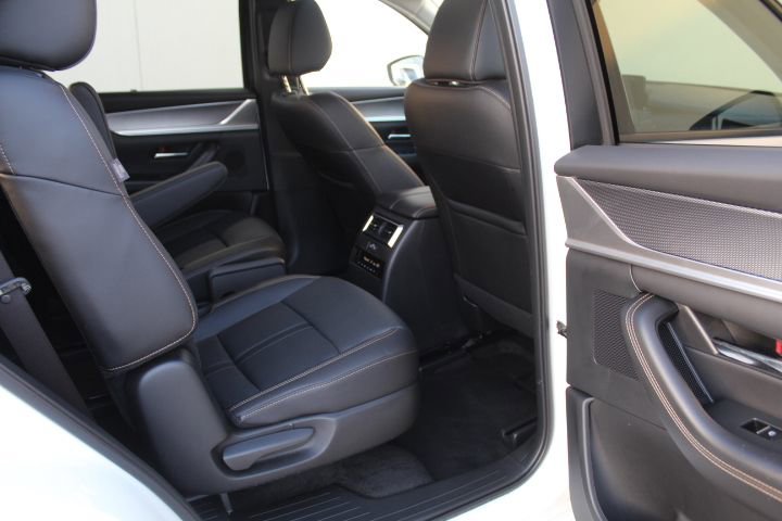 Certified 2025 MAZDA CX-90 Plug-In Hybrid w/ Preferred image 40