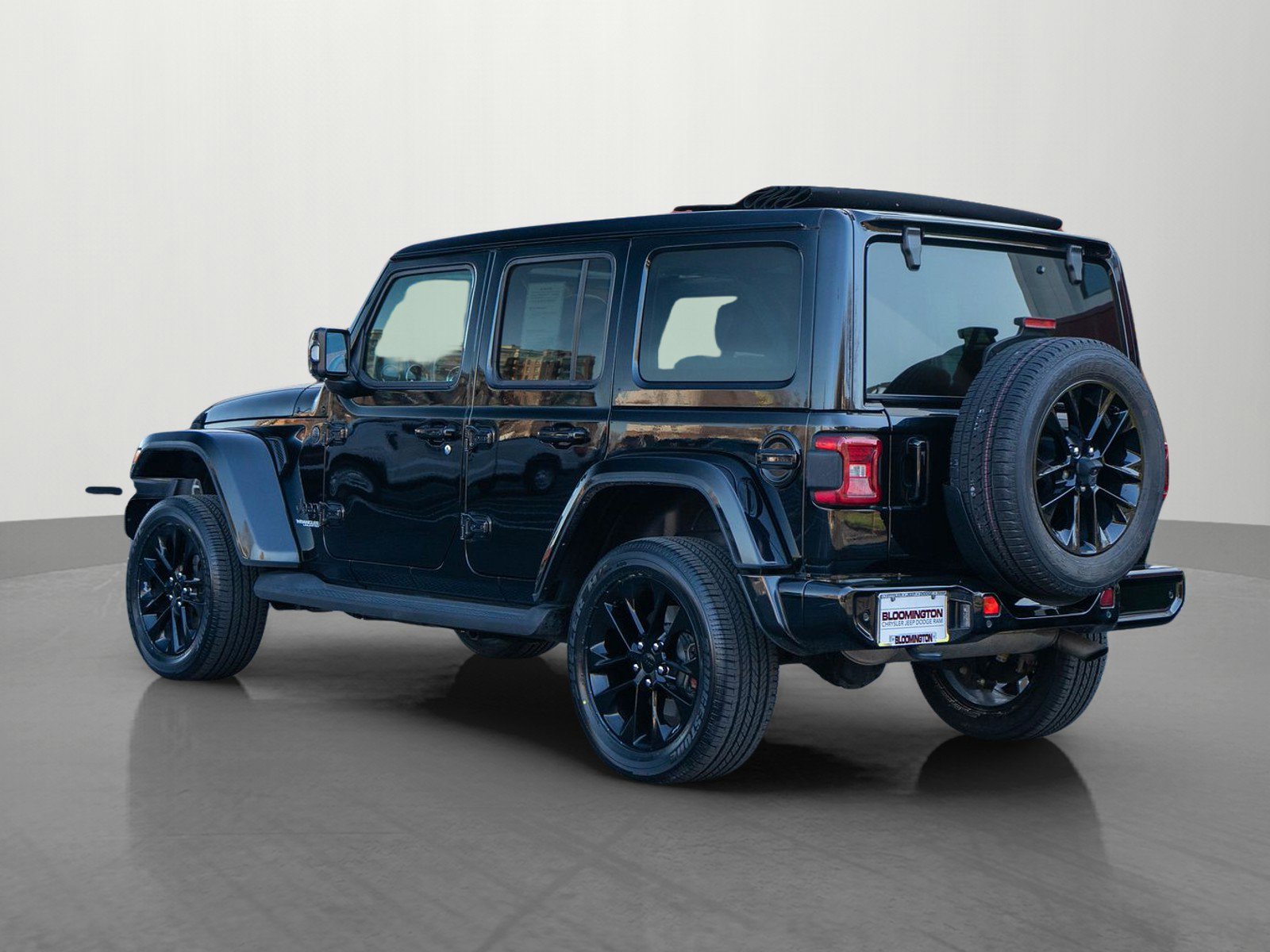 Used 2022 Jeep Wrangler Unlimited Sahara image 5