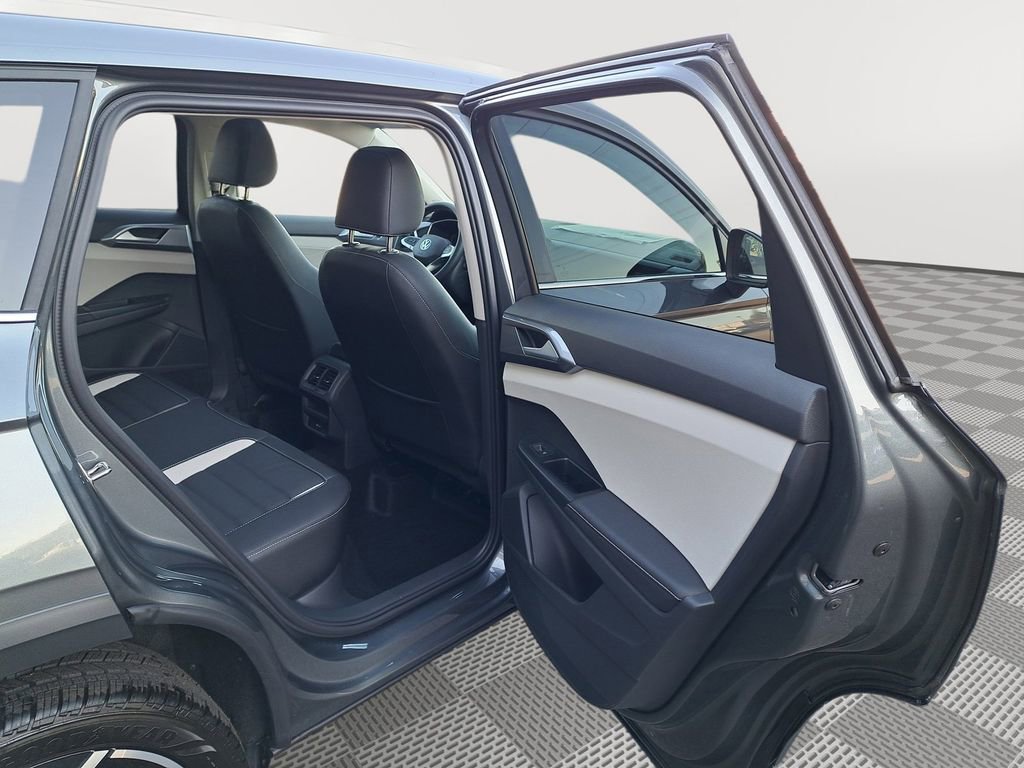New 2025 Volkswagen Taos SEL AWD/4WD image 15
