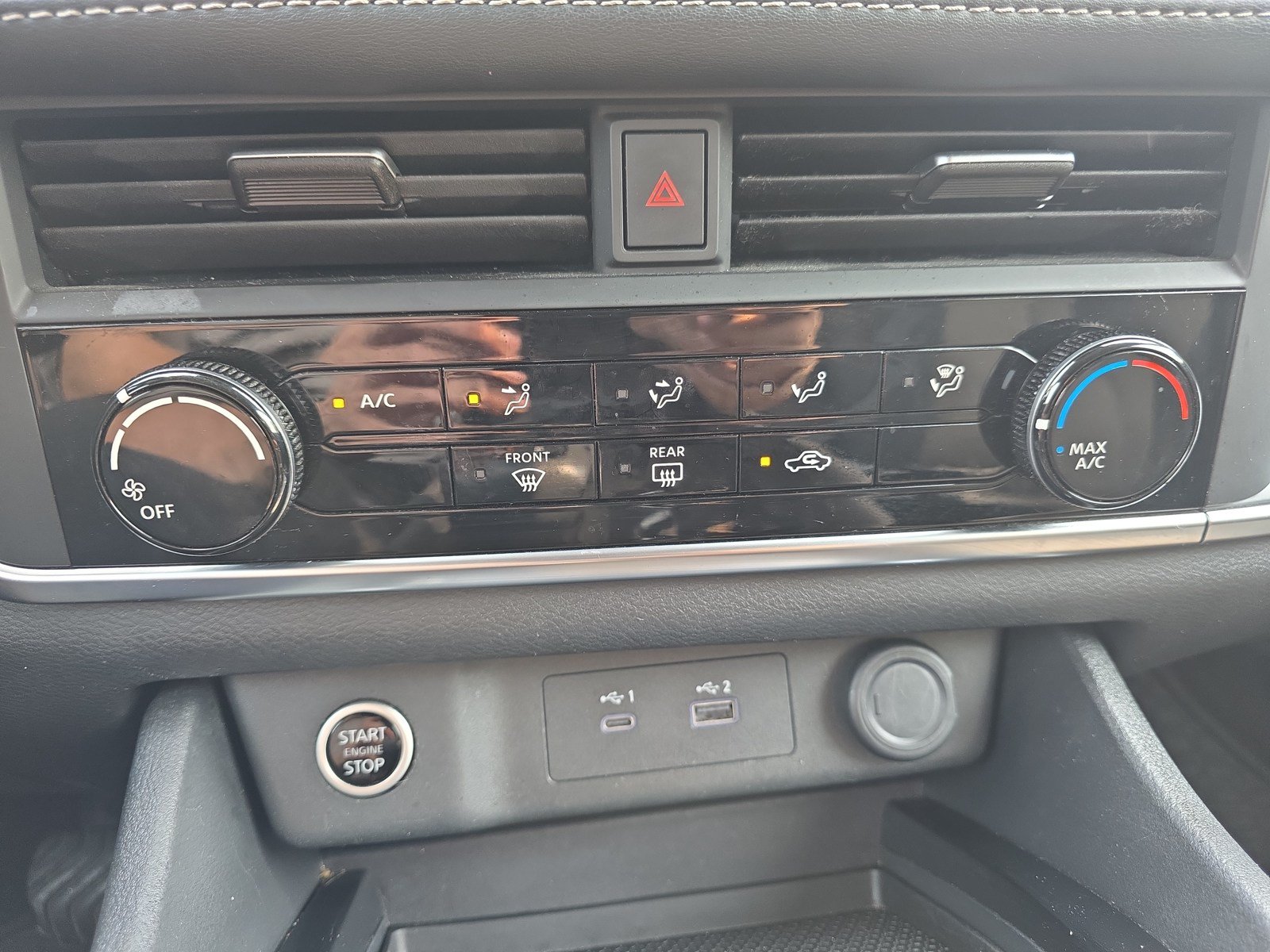 Used 2023 Nissan Rogue S AWD/4WD image 26