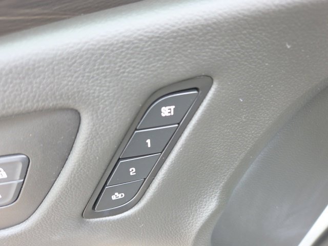Used 2019 Buick Envision Essence FWD image 21