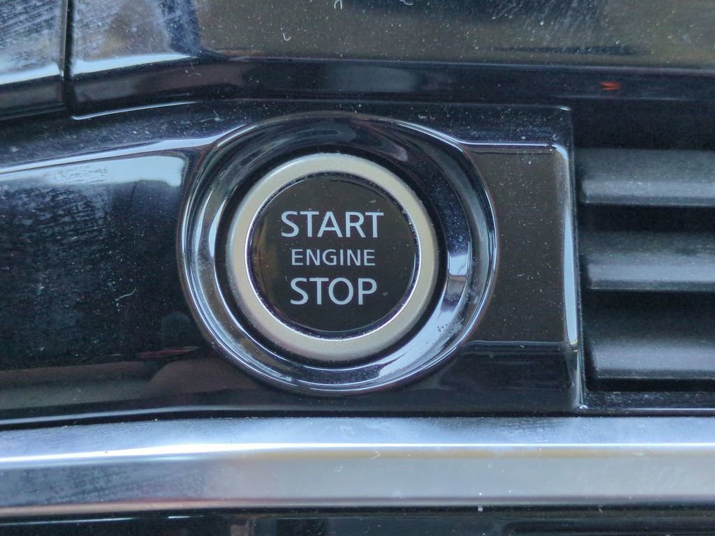 Used 2022 Nissan Pathfinder SL w/ Cargo Package image 27