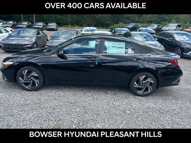 New 2026 Hyundai Elantra Limited FWD image 2