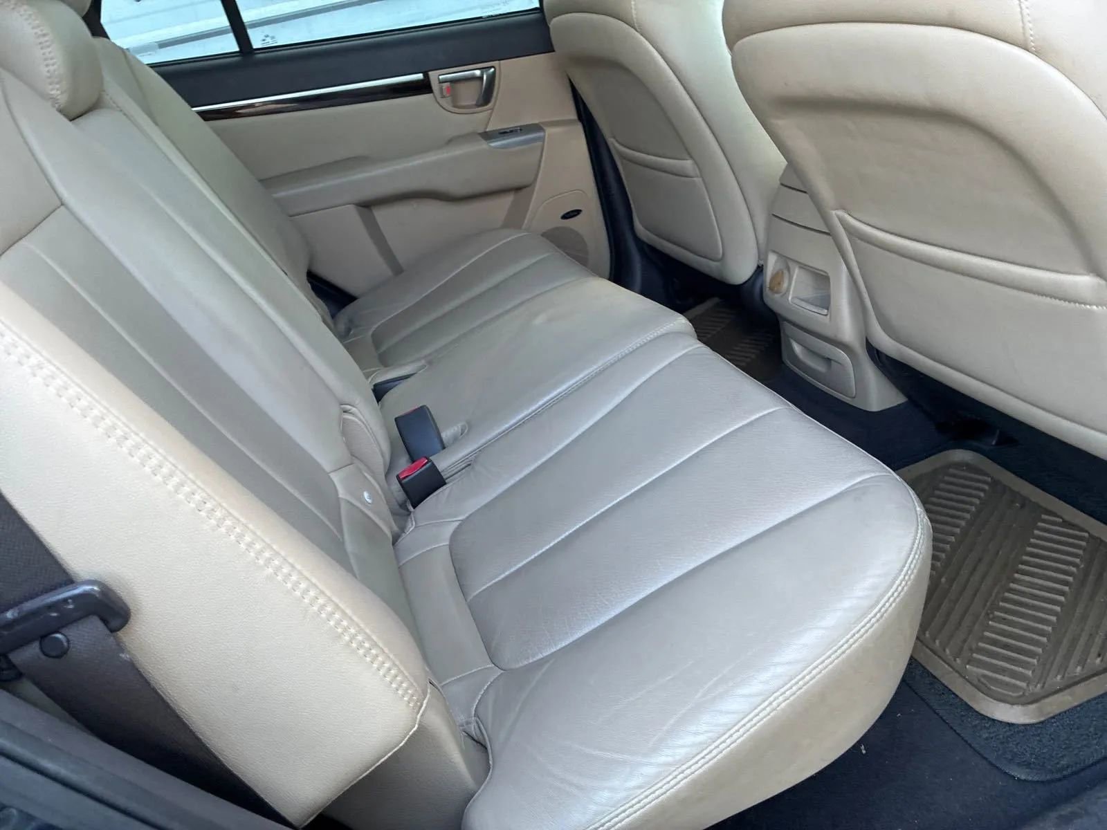 Used 2011 Hyundai Santa Fe Limited image 7