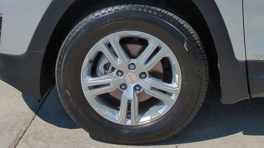 Used 2021 GMC Terrain SLE w/ Driver Convenience Package image 15