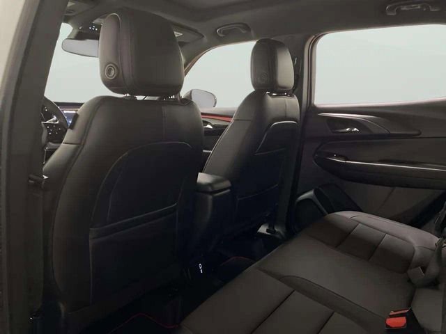 Used 2025 Chevrolet TrailBlazer RS w/ Convenience Package image 18