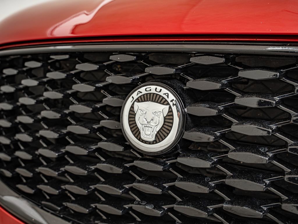 Certified 2024 Jaguar F-PACE R-Dynamic S AWD/4WD image 12
