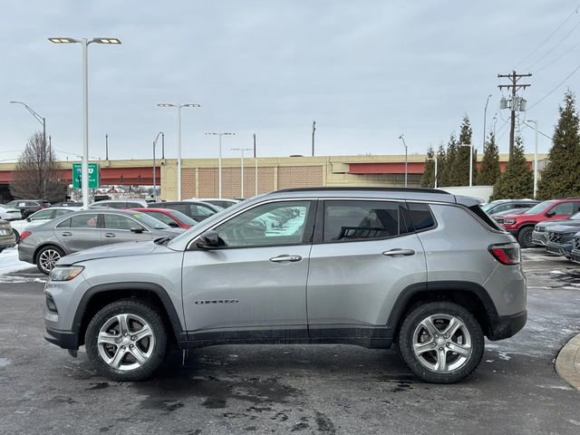 Used 2024 Jeep Compass Latitude w/ Altitude Special Edition image 8