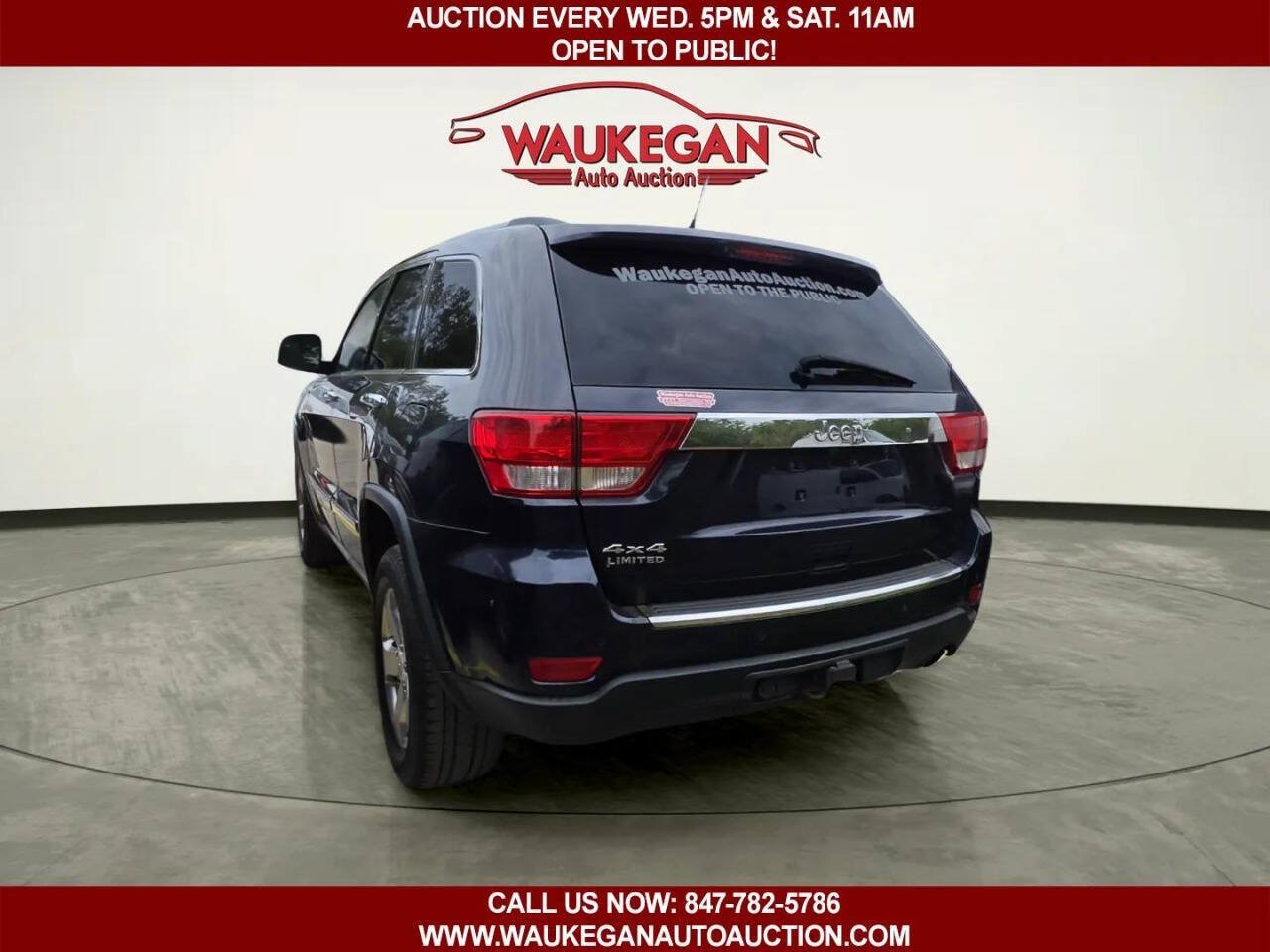 Used 2013 Jeep Grand Cherokee Limited w/ Luxury Group II AWD/4WD image 4