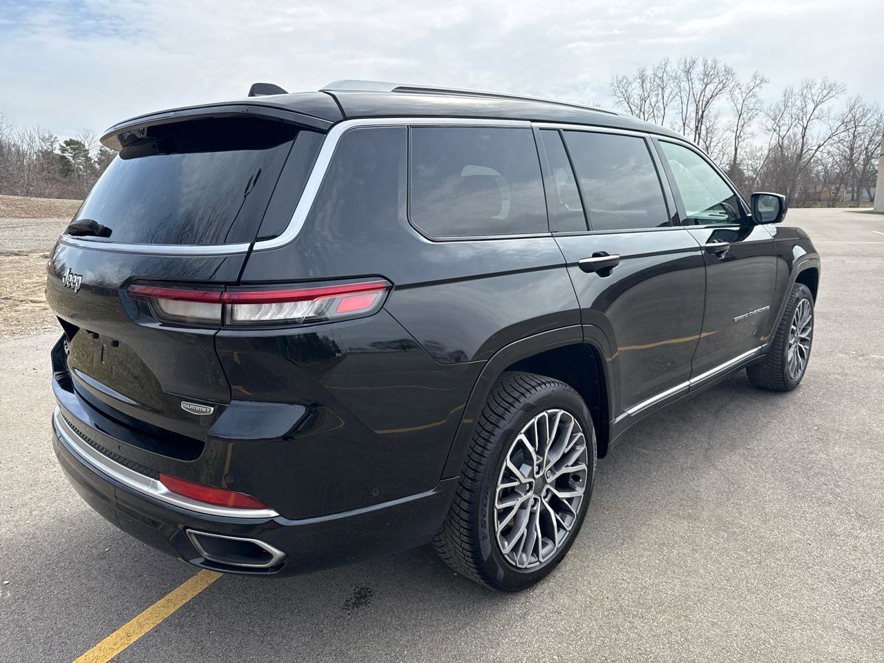 Used 2022 Jeep Grand Cherokee L Summit w/ Advanced Protech Group IV image 5
