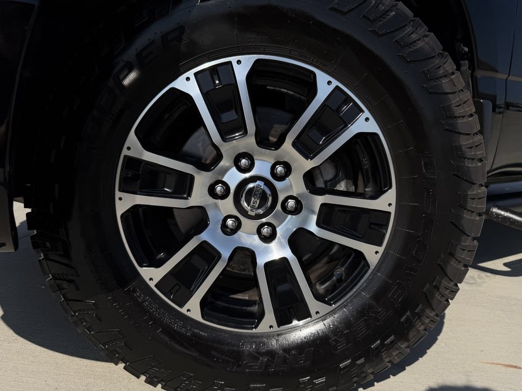 Used 2021 Nissan Titan SV w/ SV Convenience Package AWD/4WD image 9
