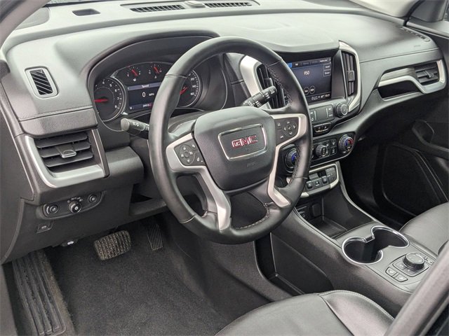 Used 2024 GMC Terrain SLT image 2