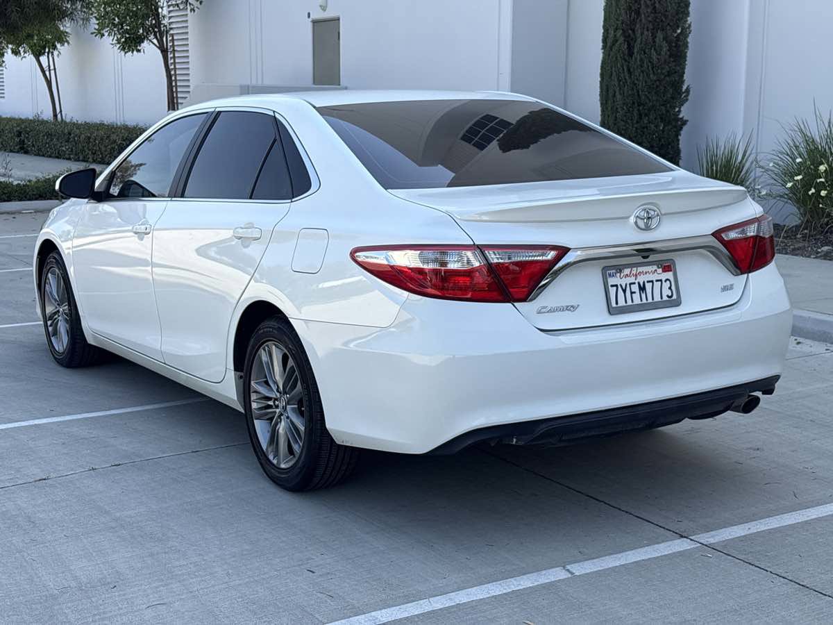 Used 2017 Toyota Camry SE FWD image 5