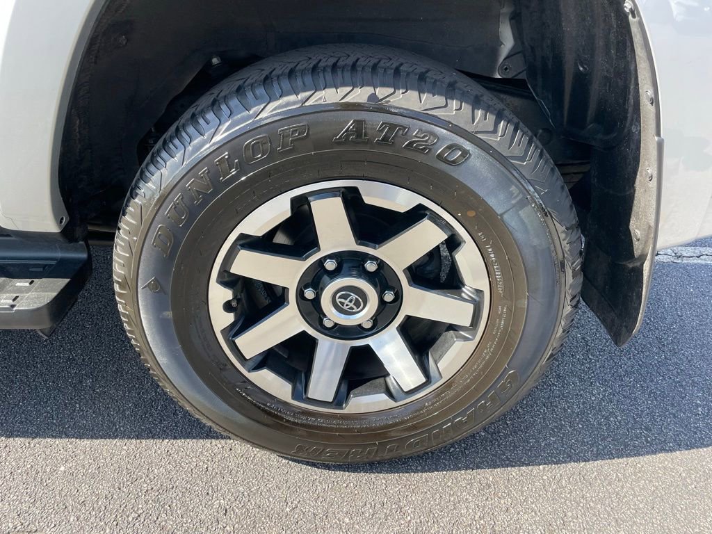 Used 2024 Toyota 4Runner TRD Off-Road Premium AWD/4WD image 43