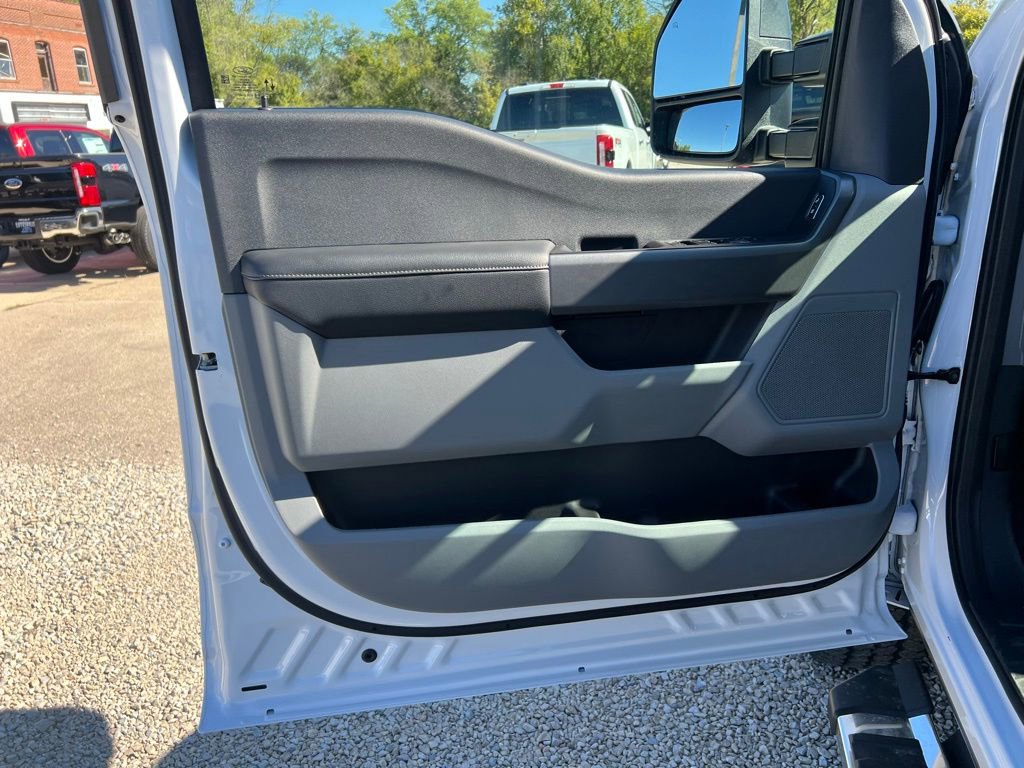 New 2026 Ford F250 XLT w/ FX4 Off-Road Package image 11