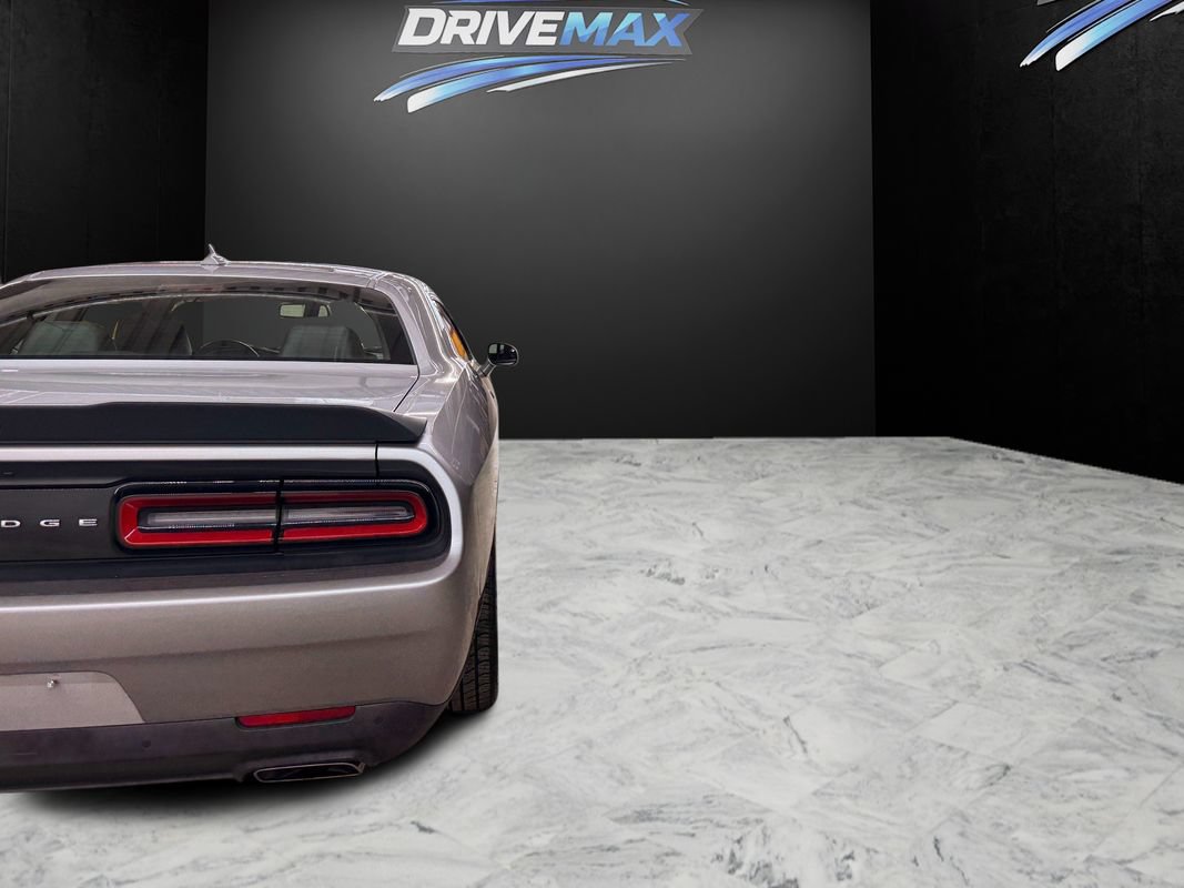 Used 2016 Dodge Challenger R/T Scat Pack RWD image 12