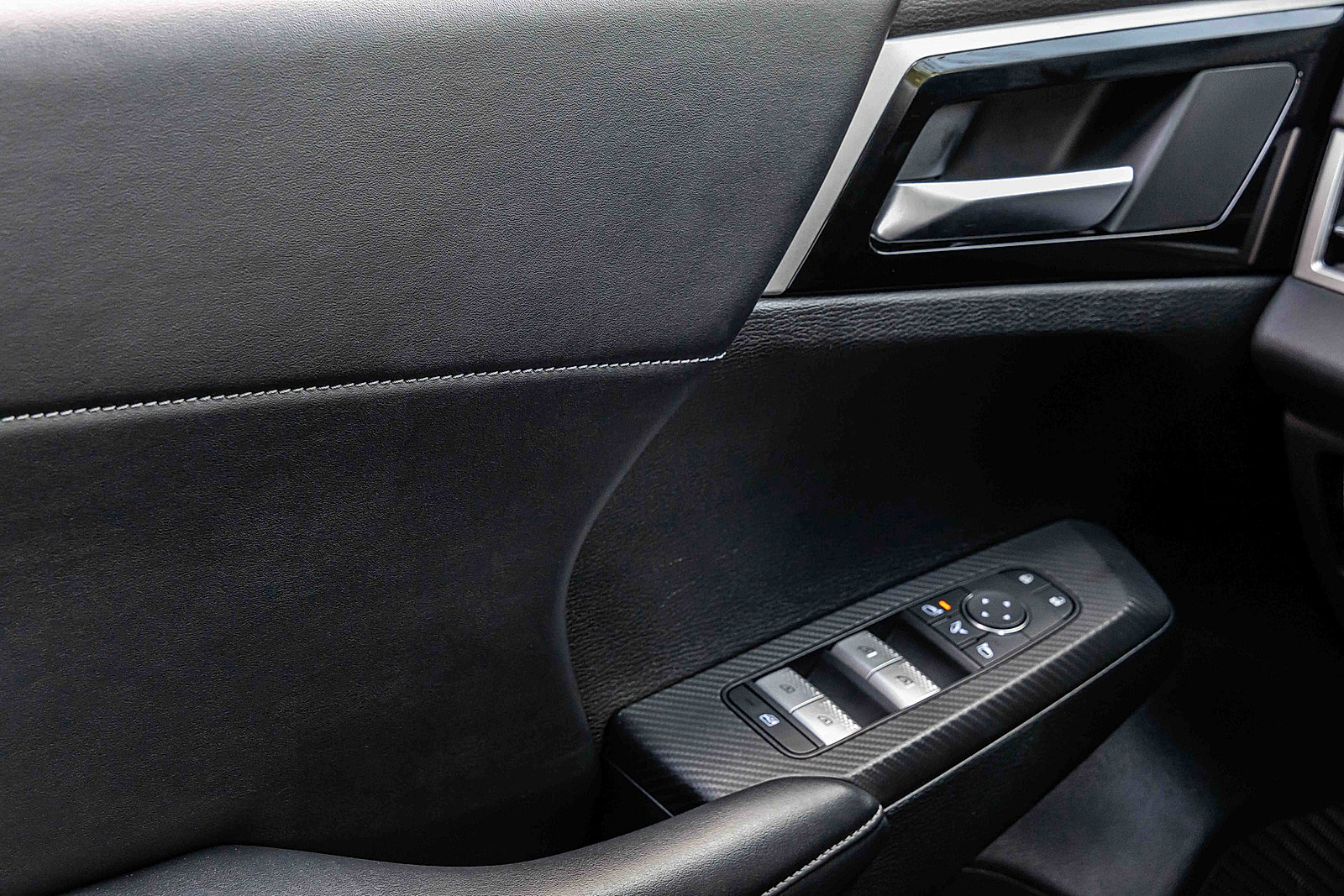 Used 2024 Mitsubishi Outlander AWD image 15