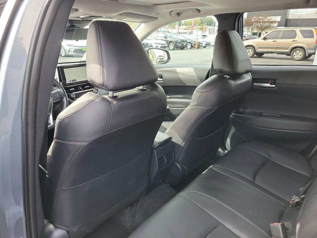 Used 2024 Toyota Corolla Cross XLE w/ Convenience Package image 13