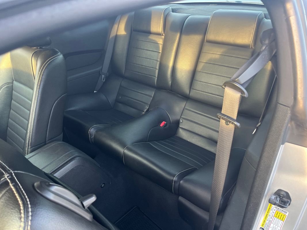 Used 2010 Ford Mustang GT Premium image 16