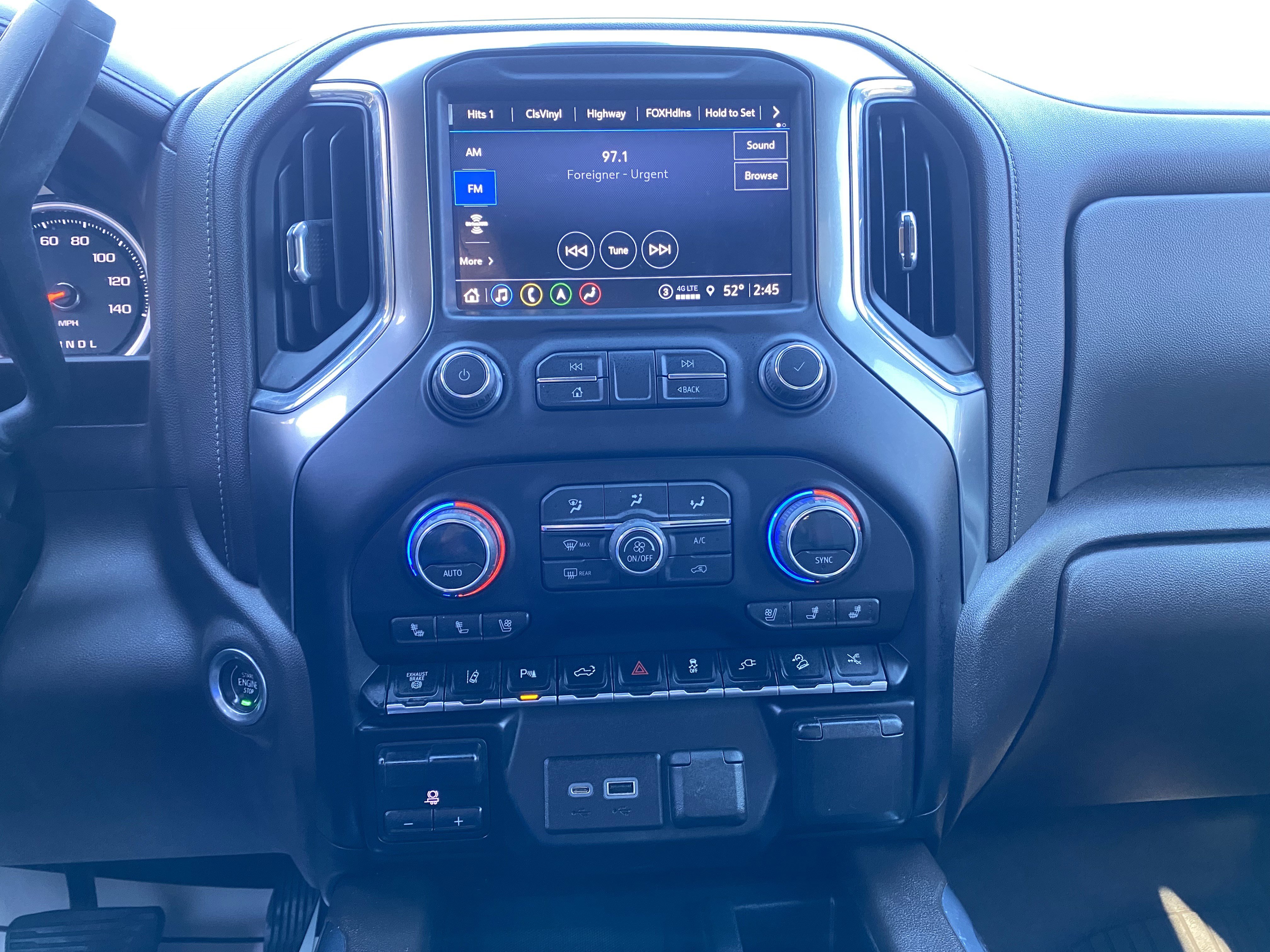 Used 2022 Chevrolet Silverado 2500 LTZ w/ LTZ Premium Texas Edition image 27