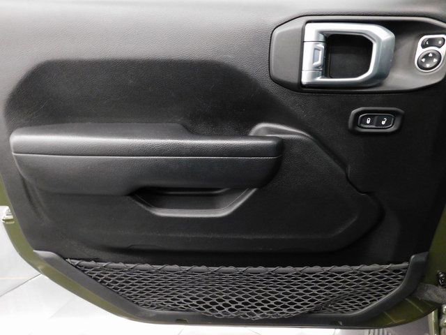 Used 2022 Jeep Gladiator Willys image 23