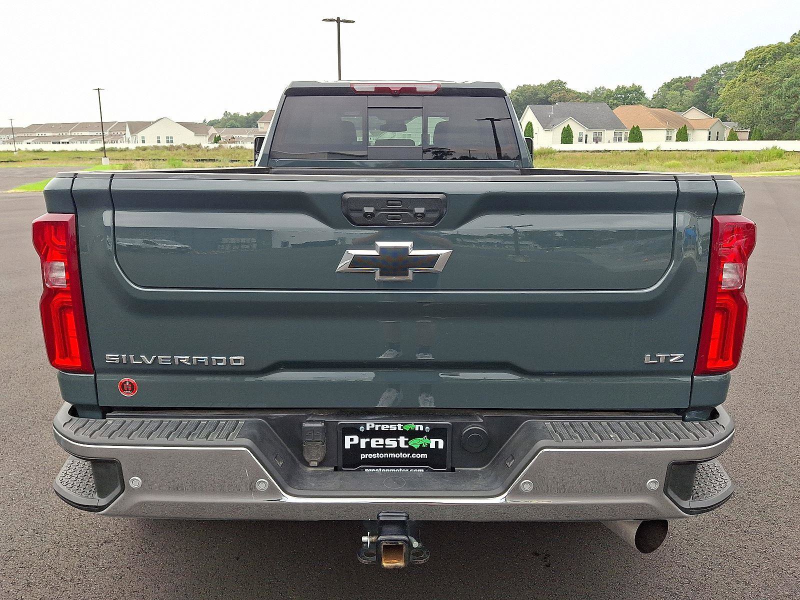 Used 2025 Chevrolet Silverado 3500 LTZ w/ LTZ Plus Package image 9