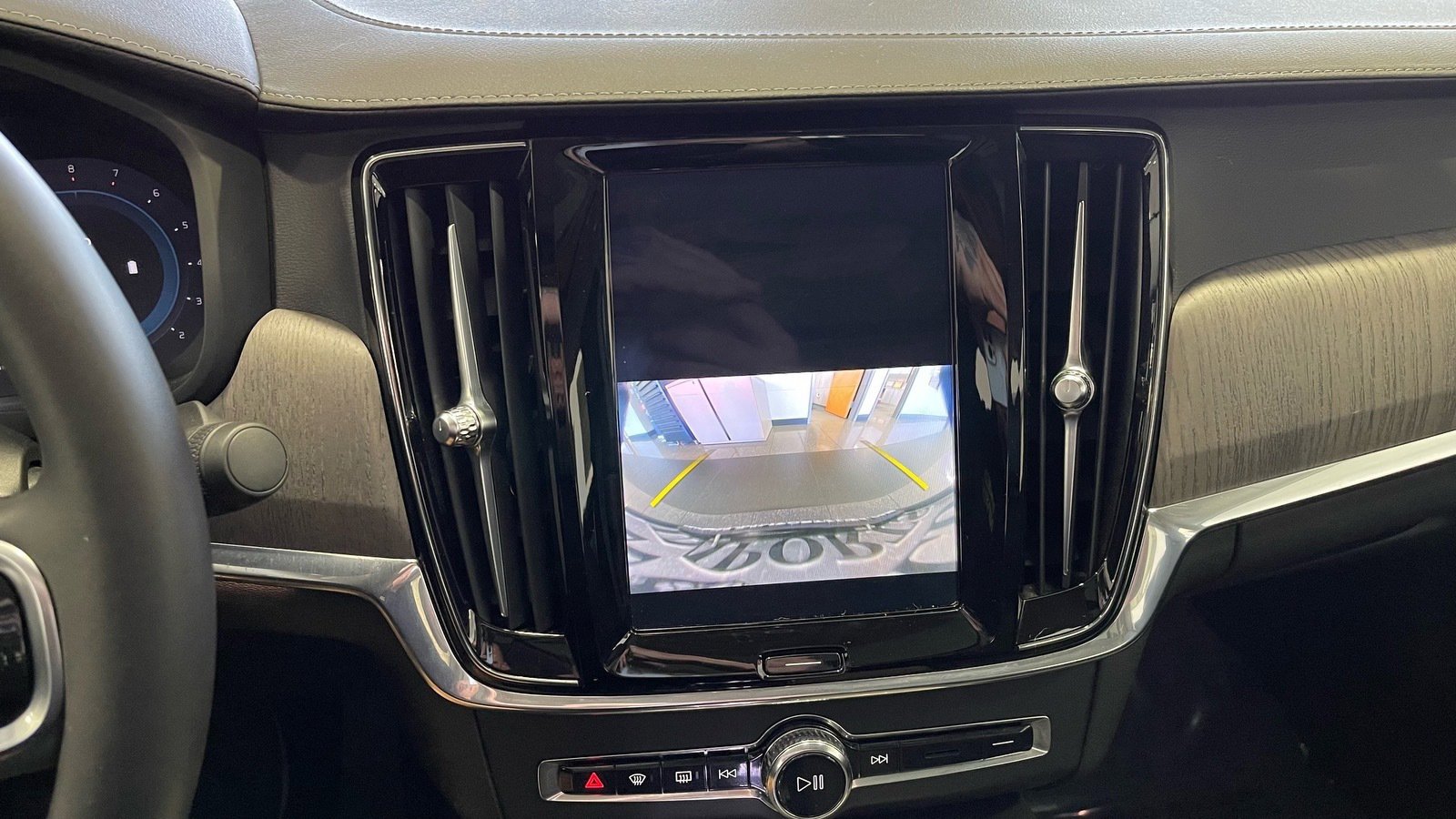 Used 2023 Volvo S90 B6 Ultimate w/ Protection Package Premier image 49