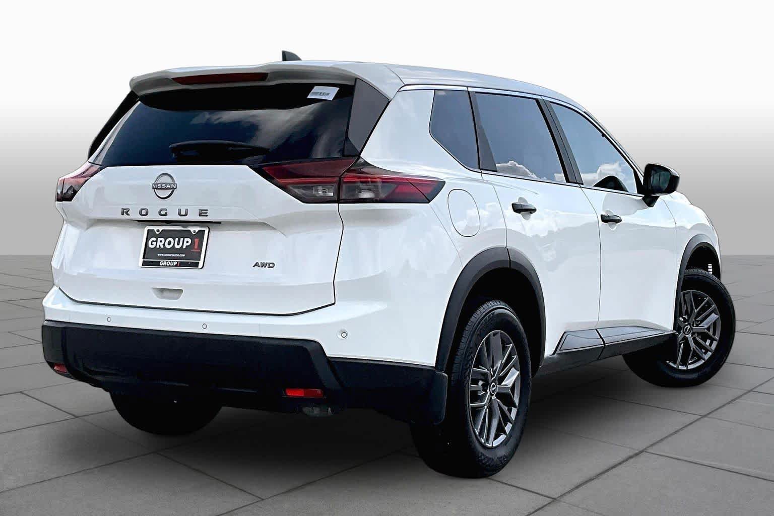 Used 2026 Nissan Rogue S AWD/4WD image 13