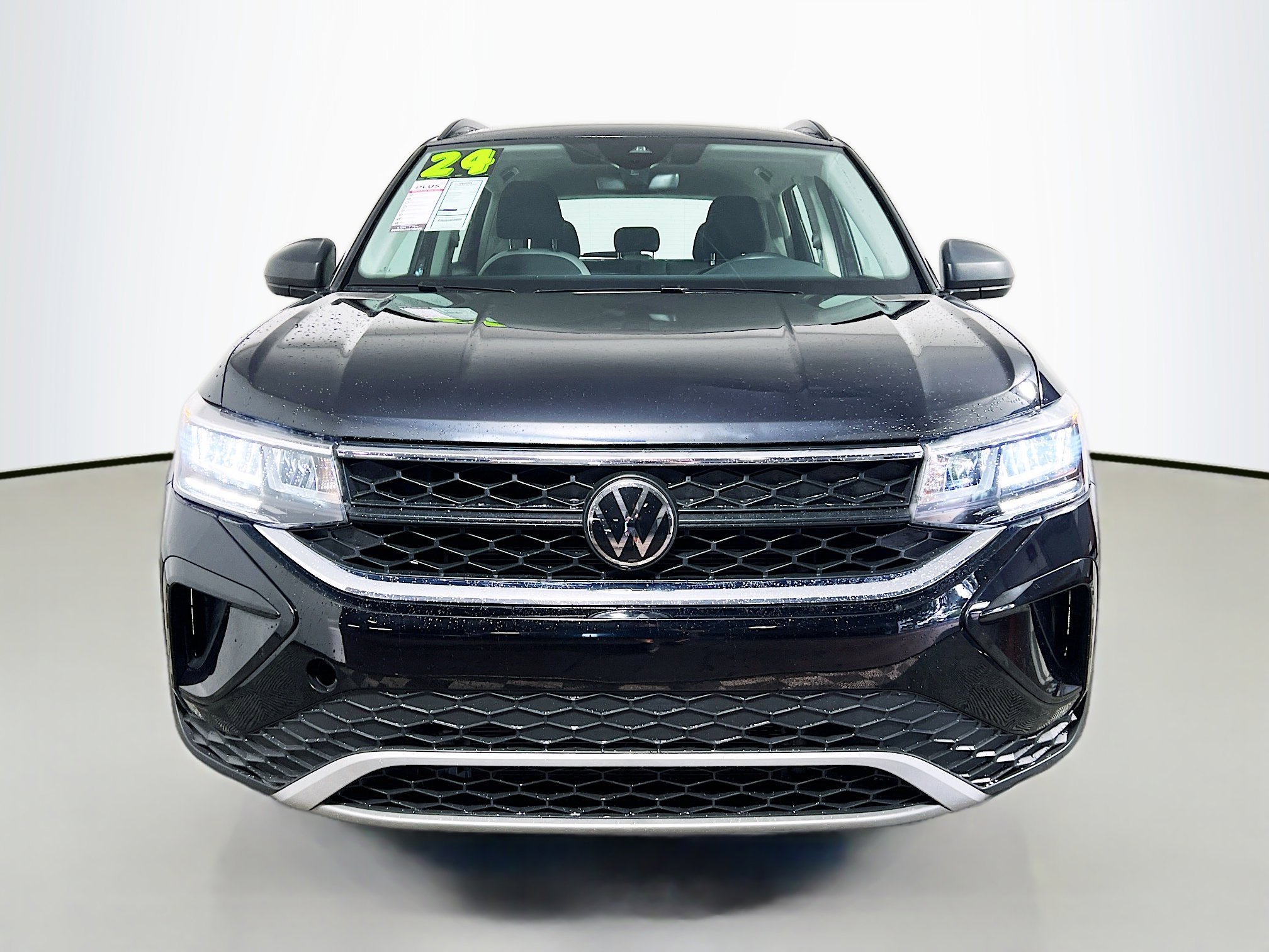 Used 2024 Volkswagen Taos S FWD image 11