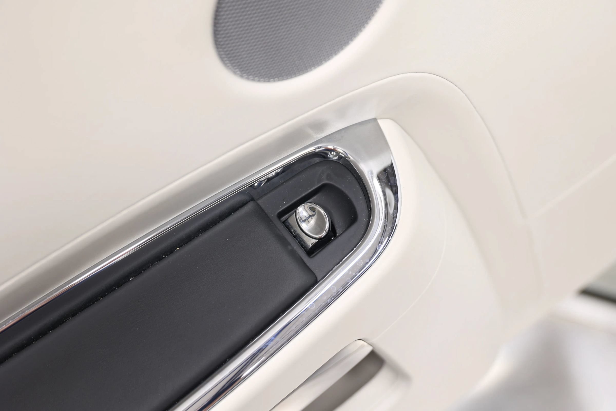Used 2017 Rolls-Royce Ghost RWD image 60