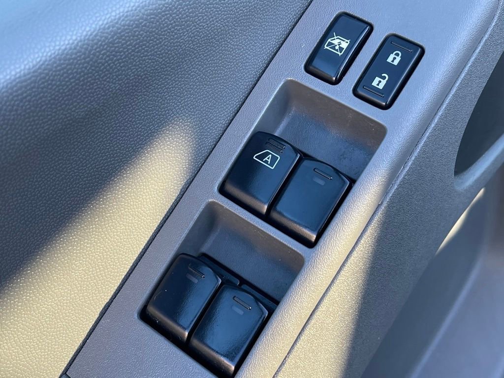 Used 2020 Nissan Frontier SV w/ Midnight Edition Floor Mats image 19