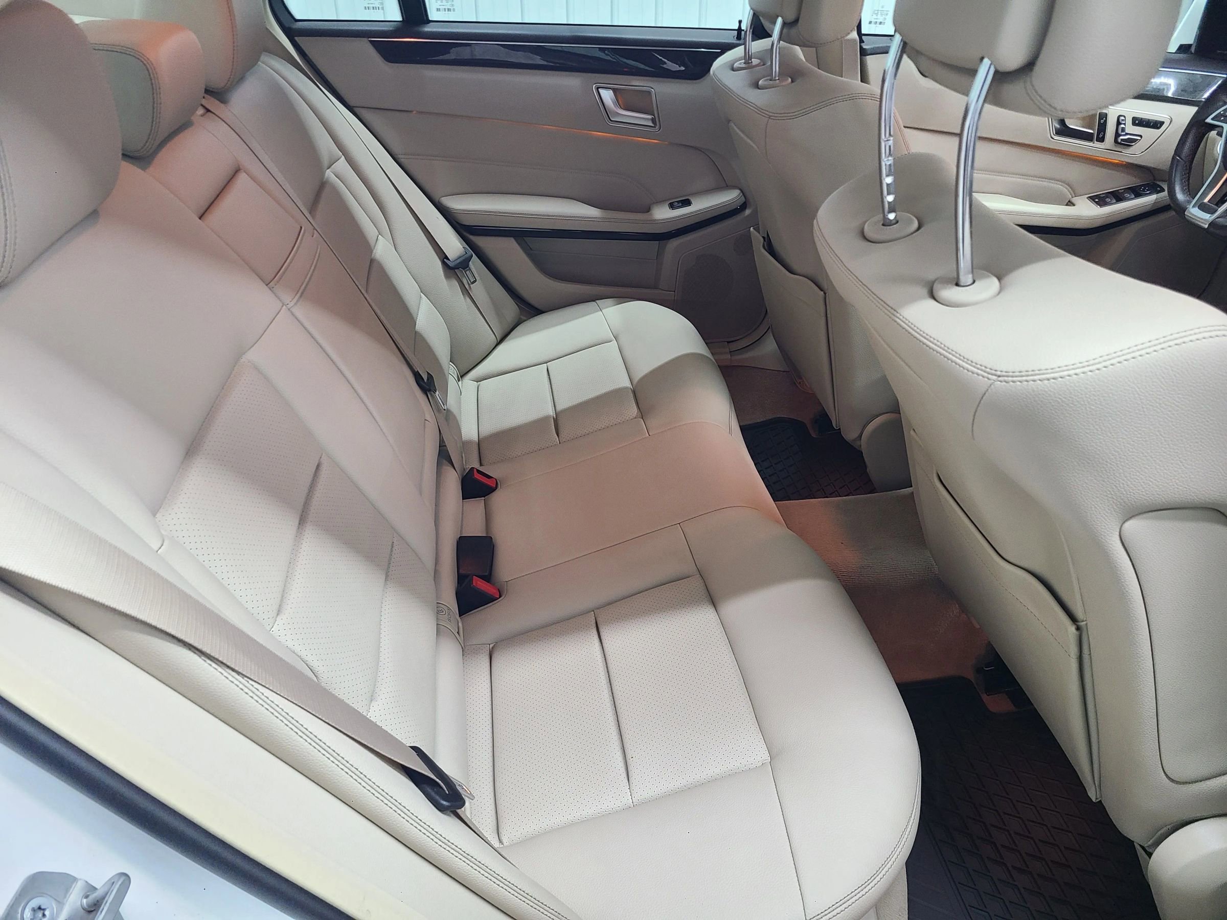 Used 2014 Mercedes-Benz E 350 Sedan image 40