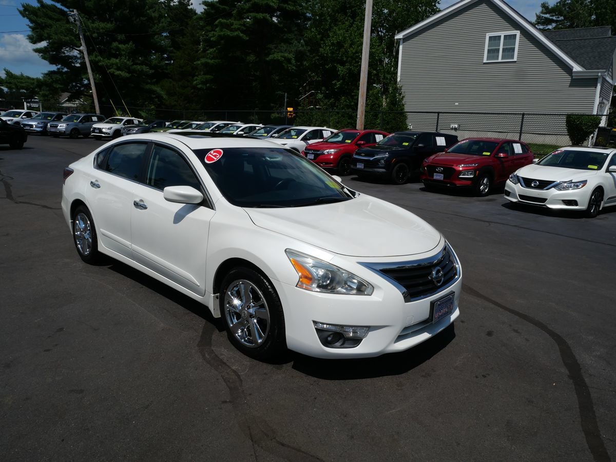Used 2015 Nissan Altima 2.5 SV FWD image 2