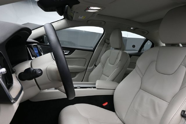 Used 2024 Volvo S60 B5 Plus w/ Climate Package AWD/4WD image 10