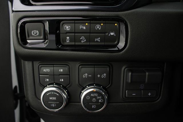 New 2026 GMC Yukon XL AT4 w/ AT4 Premium Plus Package image 10