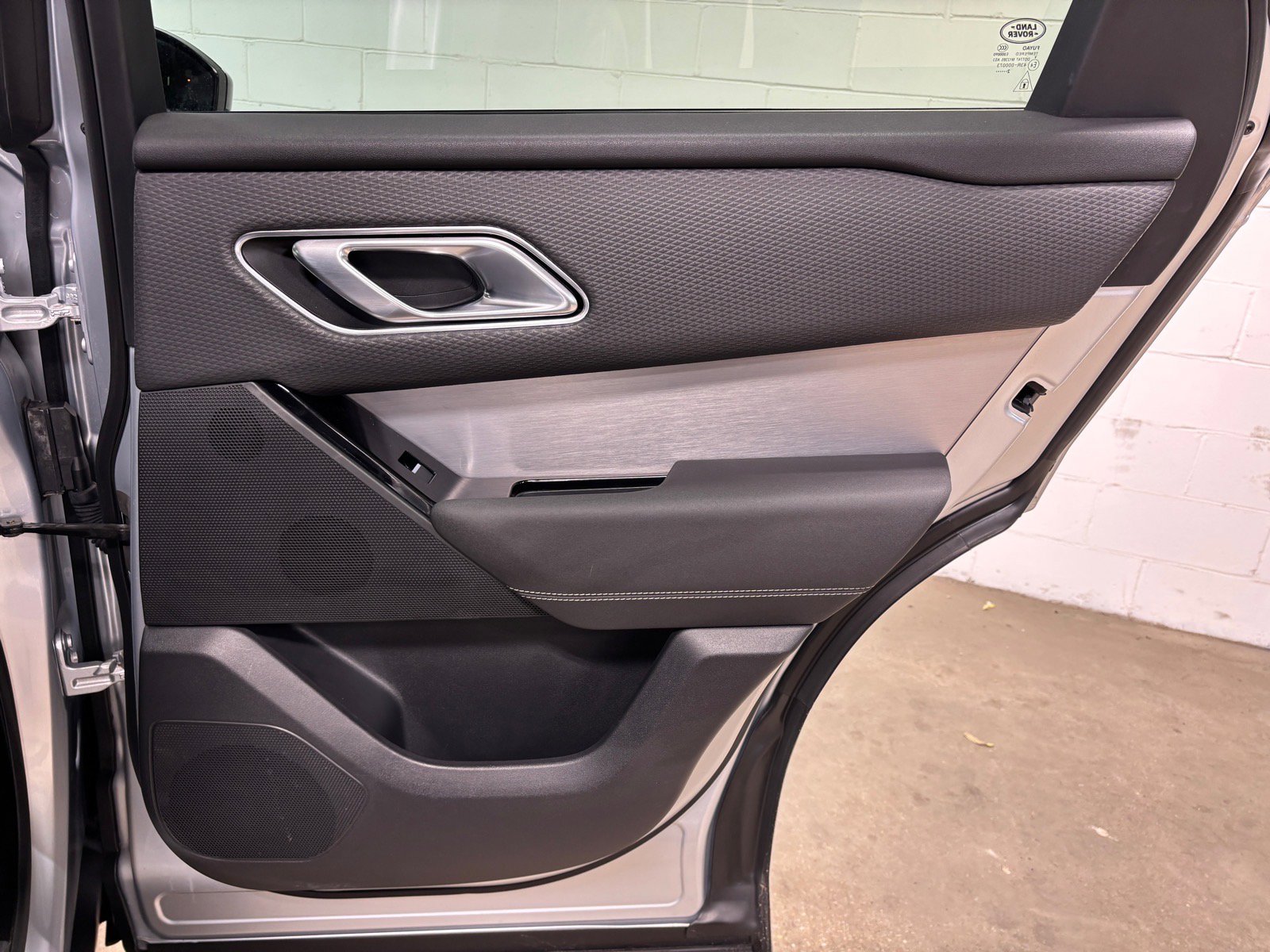 Used 2023 Land Rover Range Rover Velar R-Dynamic S AWD/4WD image 41