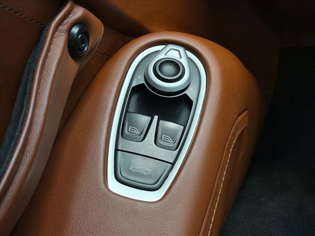 Used 2020 Aston Martin V8 Vantage Coupe RWD image 8