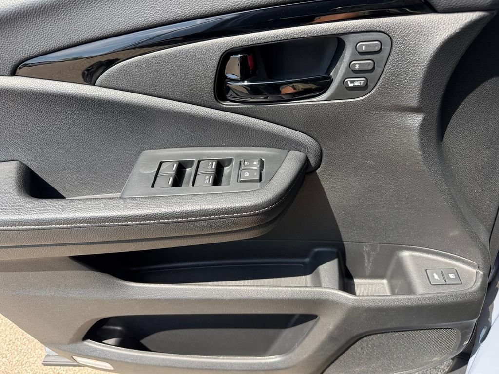 Used 2022 Honda Passport Elite image 16