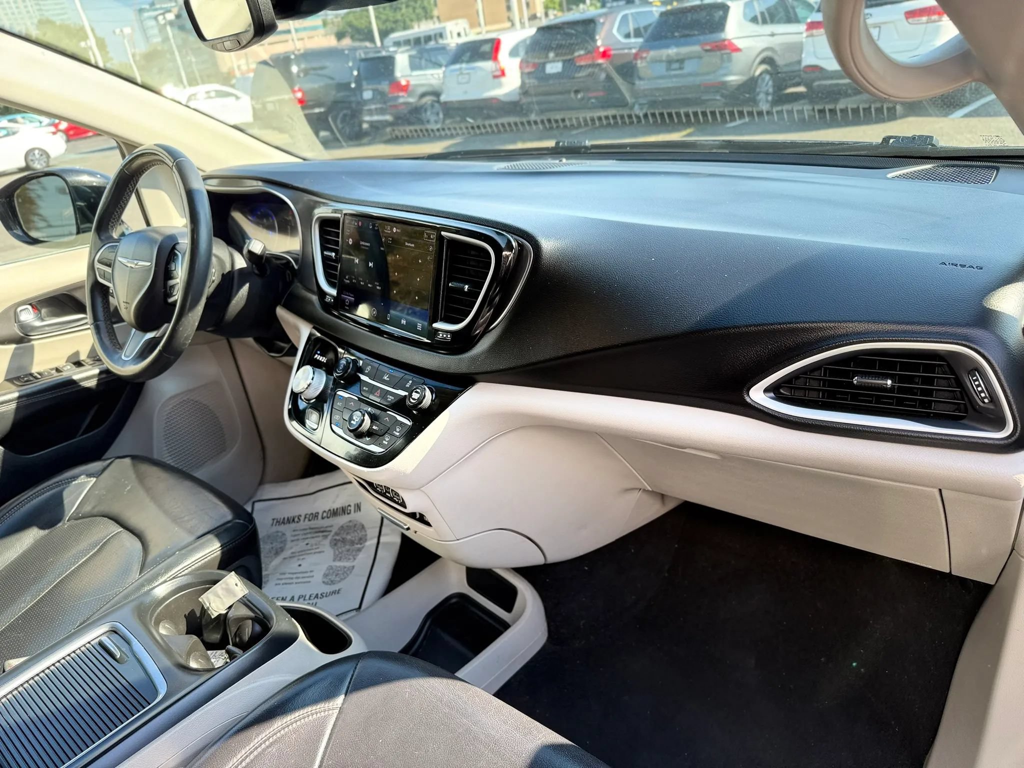 Used 2022 Chrysler Pacifica Touring-L FWD image 39